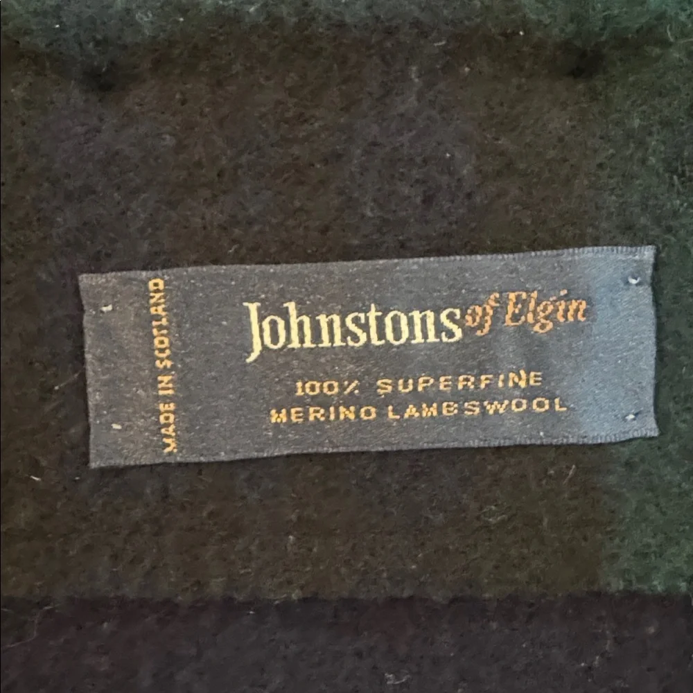 Johnstones of Elgin Vintage blue and green plaid scarf made in Scotland 🏴󠁧󠁢󠁳󠁣󠁴󠁿